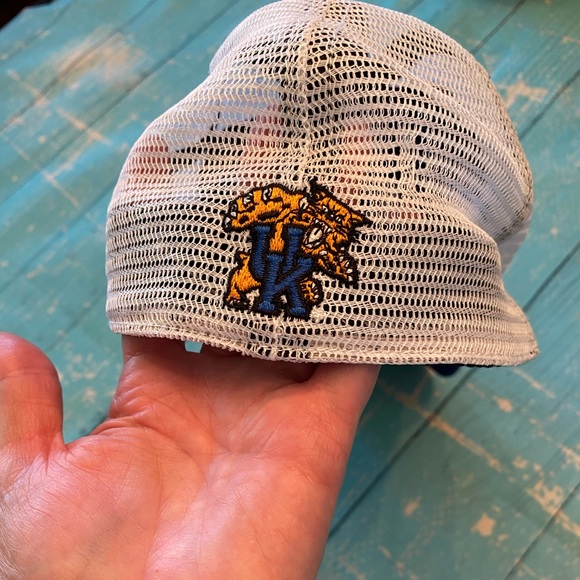 University of Kentucky Hat - Picture 4 of 5